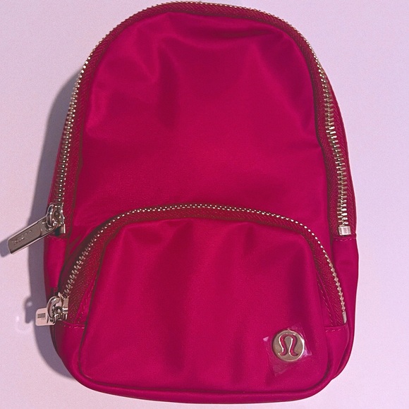 Lululemon Everywhere Sling Bag 2L Berry Rumble With Silver Hardware NWT - Picture 3 of 5